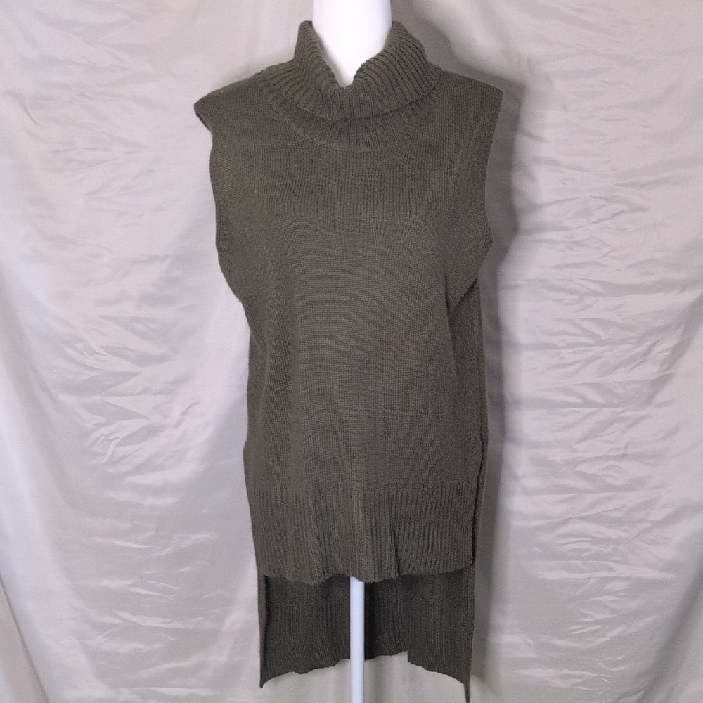 Olive Green Sleeveless Turtleneck Sweater